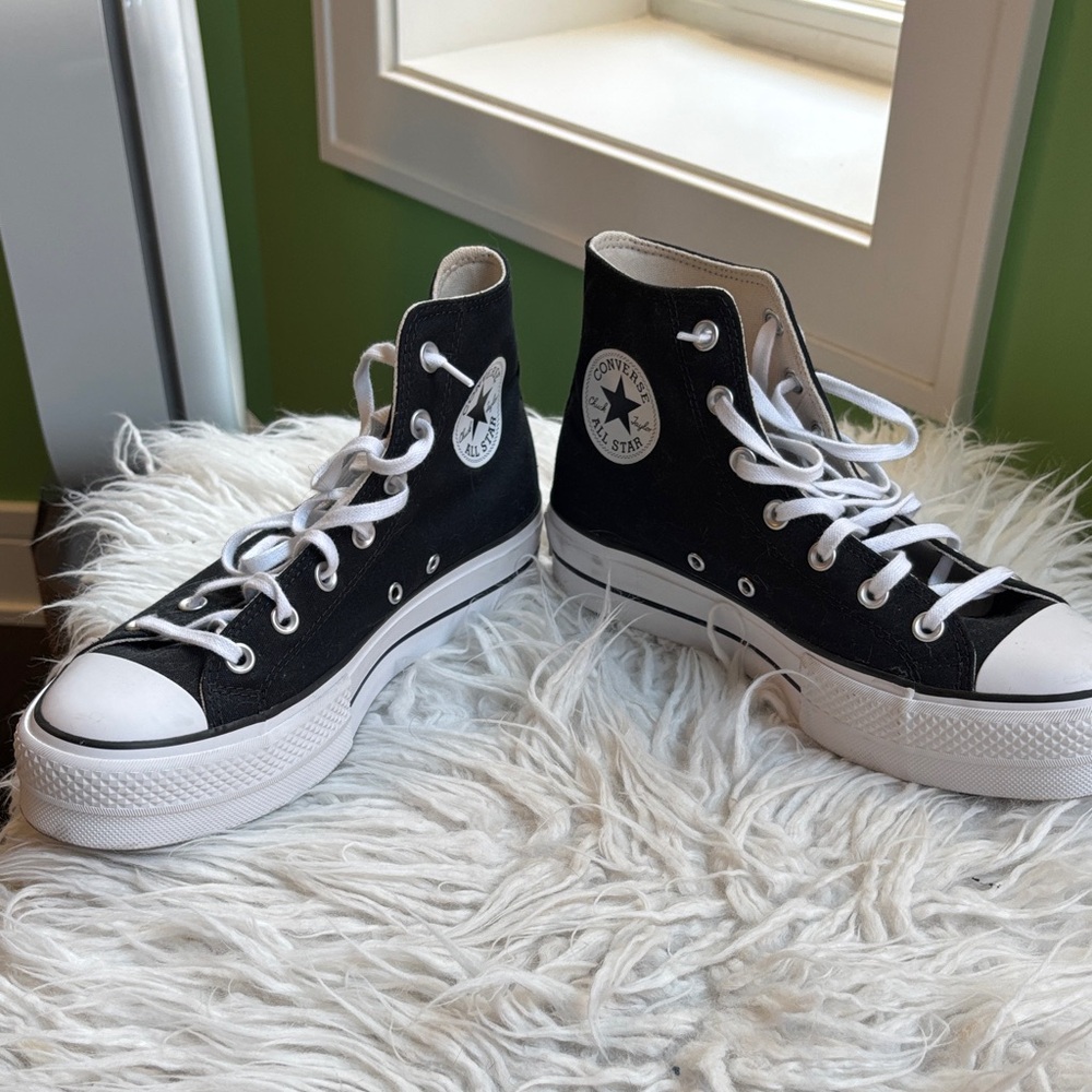 Classic Black High-Top Sneakers - Picture 3 of 7